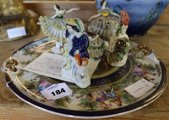 Porcelain plate & 3 figures(-)
